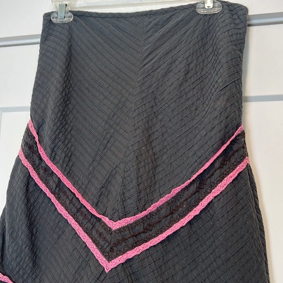 Free People dark grey and Pink Women's Skirt fully lined size 4. - Picture 2 of 9